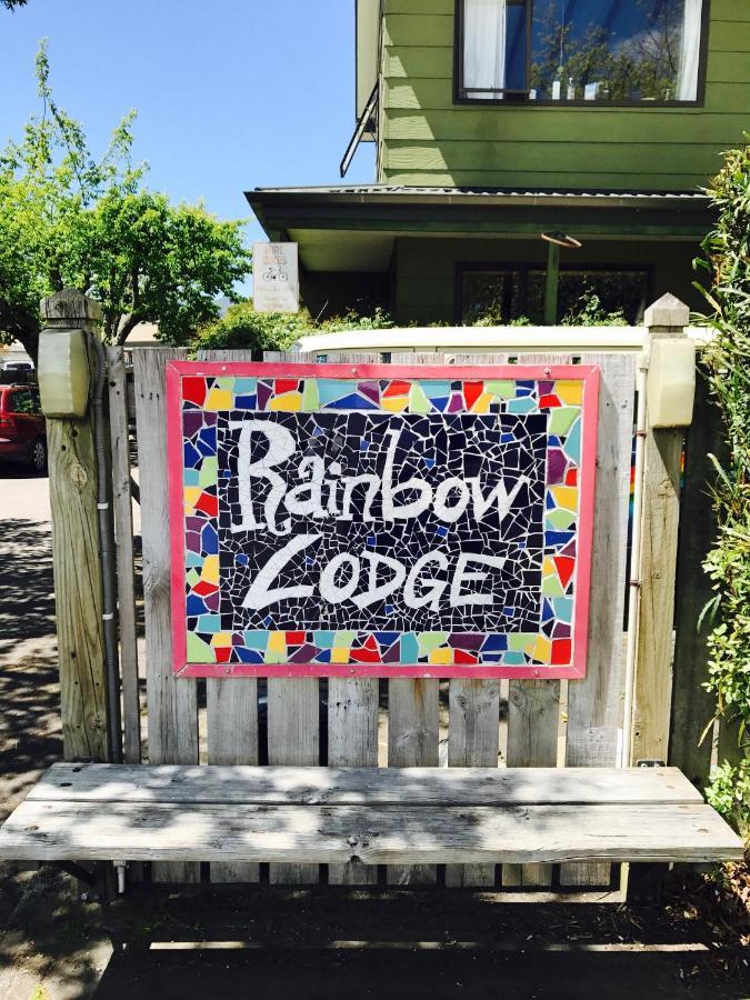 Rainbow Lodge Backpackers Taupo Dış mekan fotoğraf